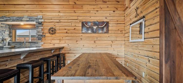 Barnhouse! 2 Pools, 9 Hole Mini-Golf Course, Indoor Park, Movie Theater, Arcade图片