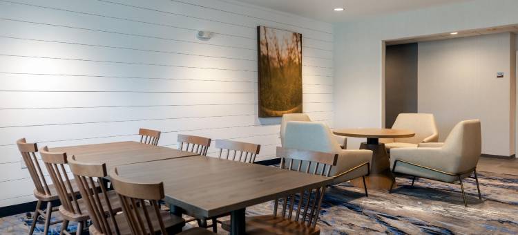 萨凡纳机场万枫套房酒店(Fairfield Inn & Suites Savannah Airport)图片
