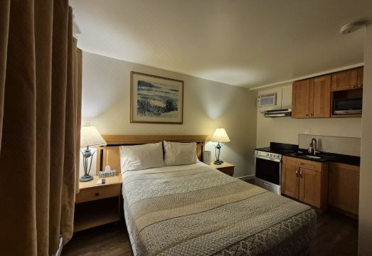 Sunset Motel Hotel Overview