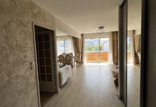 Apartment in the city center and close to the Parc Des Expositions Hotel Overview