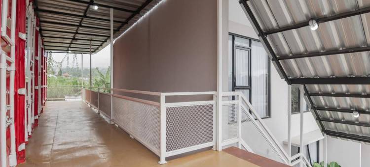 红门酒店普拉斯-近伦邦公园及动物园(RedDoorz Plus Near Lembang Park & Zoo)图片