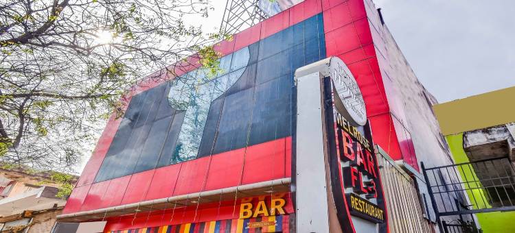 Capital O Honey Hotel图片