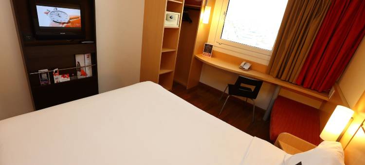 布宜诺斯艾利斯宜必思方尖碑酒店(Ibis Buenos Aires Obelisco)图片