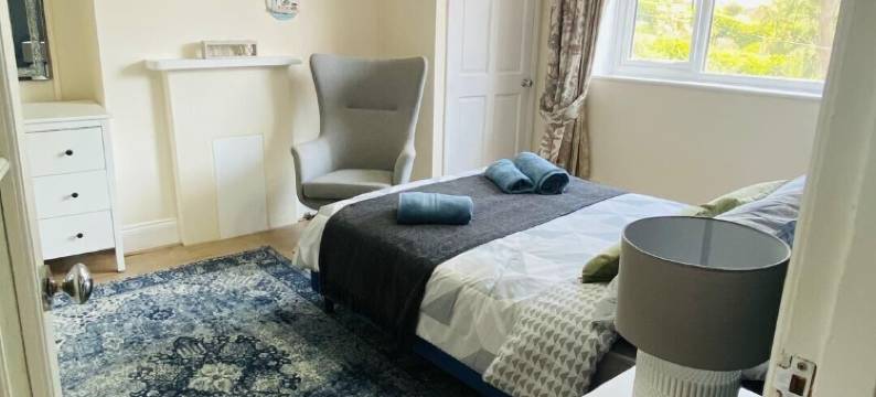 带海景的达利什4床家庭公寓(Family 4-Bed Apartment in Dawlish with Sea View)图片