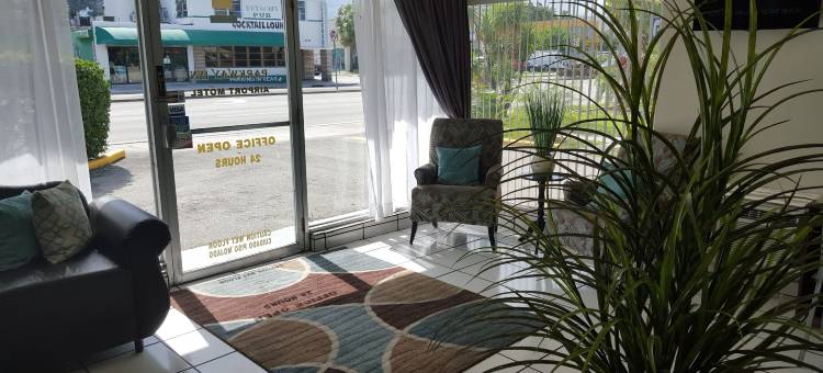 迈阿密机场汽车旅馆公园道酒店(Parkway Inn)图片