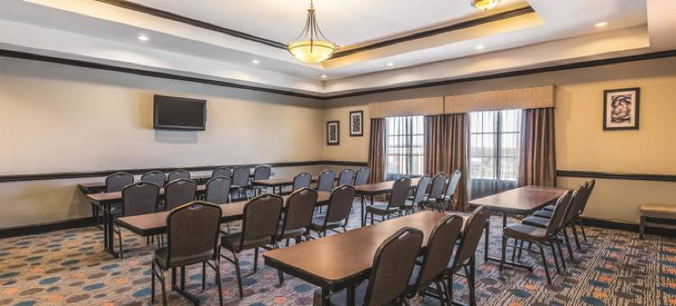 沃斯堡莱克沃思拉昆塔温德姆套房酒店(La Quinta Inn & Suites by Wyndham Fort Worth - Lake Worth)图片