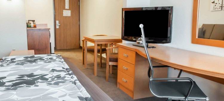 奥沙克湖舒眠酒店及套房(Sleep Inn & Suites Lake of the Ozarks)图片