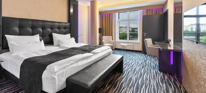 跳舞的房子(Dancing House - Tančící dům Hotel)图片