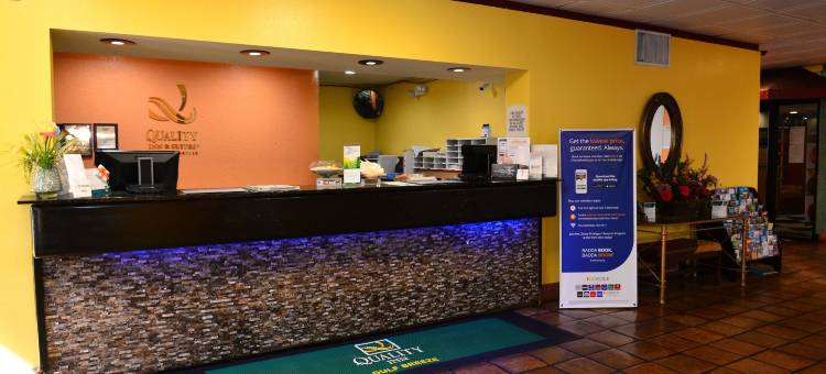 品质酒店及套房海湾微风海湾旁靠近彭萨科拉海滩(Quality Inn & Suites Gulf Breeze Bayside Near Pensacola Beach)图片