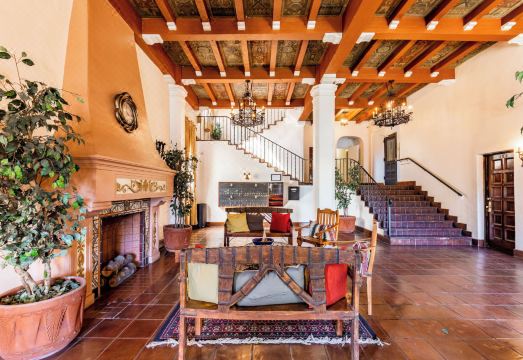 Casa Bonita Apartments Hotel Overview