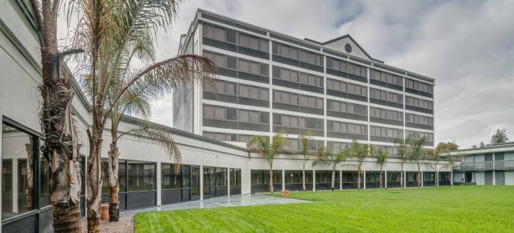奥克兰机场丽筠酒店(Radisson Hotel Oakland Airport)图片