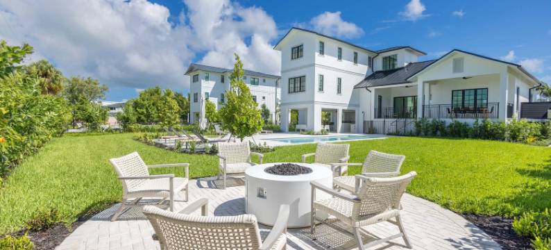 全新建造的卡奇莱特别墅带私人泳池(Brand New Catchlight House With Private Pool)图片