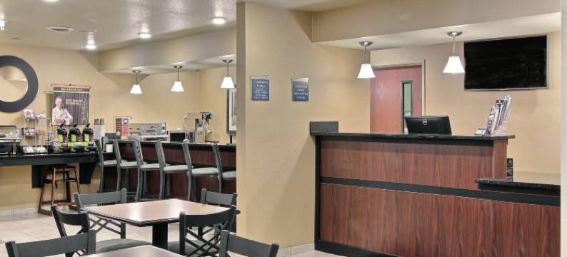 林顿鹅卵石套房酒店(Cobblestone Inn & Suites - Linton)图片