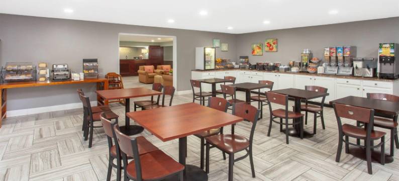 格兰德黑文温德姆呗盟套房酒店(Baymont by Wyndham Grand Haven)图片