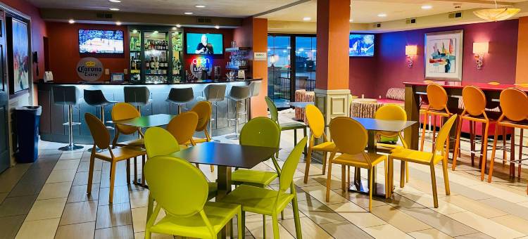 克拉丽奥酒店&套房(Clarion Inn & Suites)图片