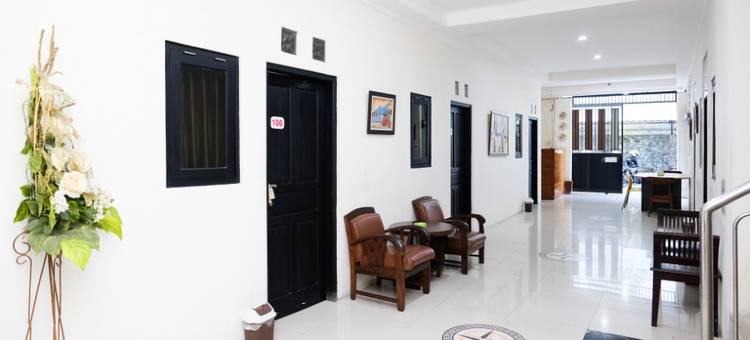 红多兹伊斯兰酒店-近梭罗广场购物中心(RedDoorz Syariah Near Solo Square Mall)图片