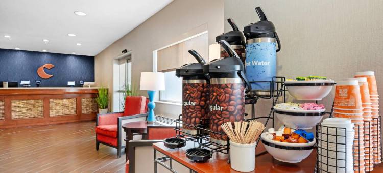 北格林菲尔德舒适套房酒店(Comfort Inn & Suites North Greenfield)图片