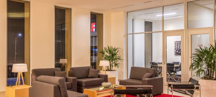 锡劳内陆港嘉年华酒店(Fiesta Inn Silao Puerto Interior)图片