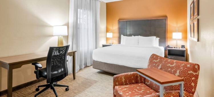 布恩大学拉昆塔温德姆套房酒店(La Quinta Inn & Suites by Wyndham Boone University)图片