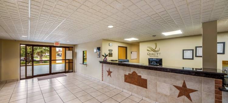 品质酒店套房圣安东尼奥布鲁克斯市基地(Quality Suites San Antonio Brooks City Base)图片