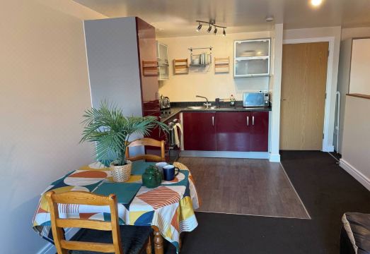 Newly Decorated Studio Apartment -city Centre- Sleeps 2 Hotel Overview