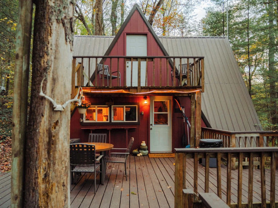 滨水 A型小屋 带码头、独木舟和皮划艇