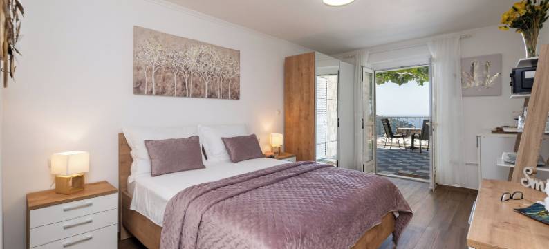 劳拉客房公寓酒店(Apartments and Room Lora)图片