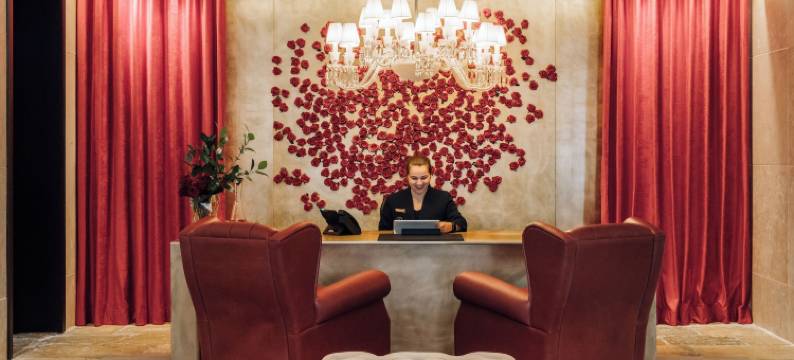 MYTHIC SANA 市中心套房 - 新开业(MYTHIC SANA Downtown Suites - New Opening)图片