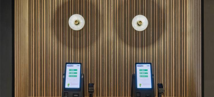 巴黎西部楠泰尔拉德芳斯康铂酒店(Campanile Paris Ouest - Nanterre - la DÉFENSE)图片