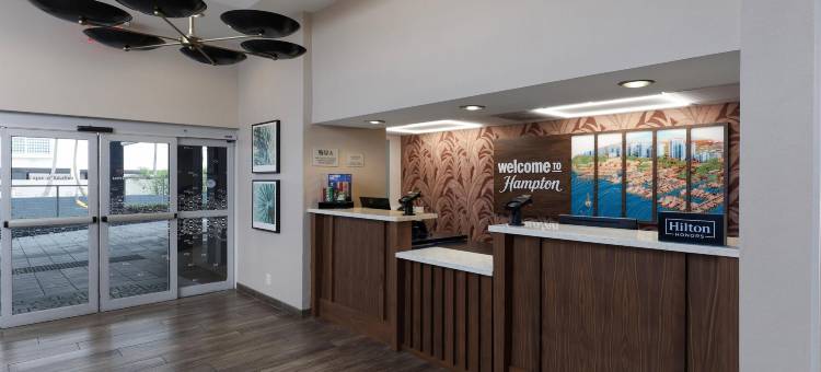 迈阿密椰林珊瑚山墙欢朋酒店(Hampton Inn Miami-Coconut Grove/Coral Gables)图片