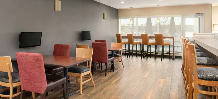 简斯维尔万豪TownePlace套房酒店(TownePlace Suites Janesville)图片