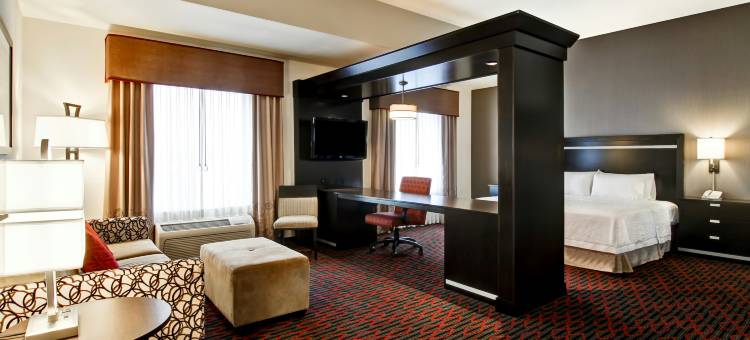 雷德迪尔希尔顿欢朋套房酒店(Hampton Inn & Suites by Hilton Red Deer)图片