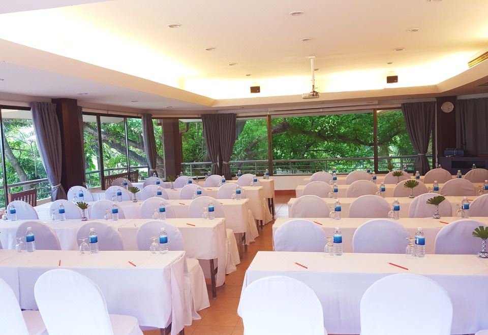 Birds and Bees Resort Hotel Overview