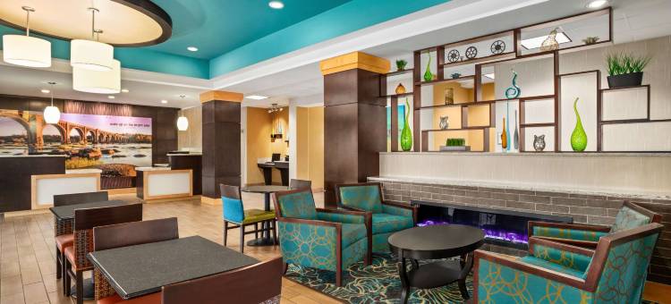 里士满中洛锡安拉昆塔温德姆套房酒店(La Quinta Inn & Suites by Wyndham Richmond-Midlothian)图片