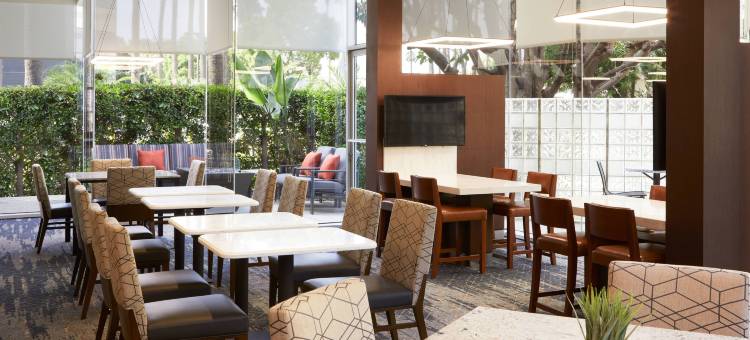 洛杉矶LAX/世纪大道万怡酒店(Courtyard Los Angeles LAX/Century Boulevard)图片