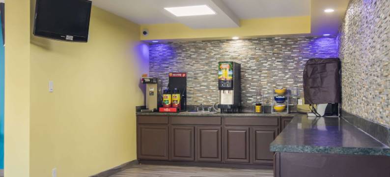 蒙罗维尔匹兹堡罗德威套房酒店(Rodeway Inn & Suites Monroeville-Pittsburgh)图片