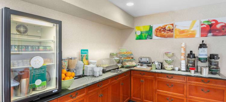 欧申赛德凯艺套房酒店-近彭德尔顿营(Quality Inn & Suites Oceanside Near Camp Pendleton)图片