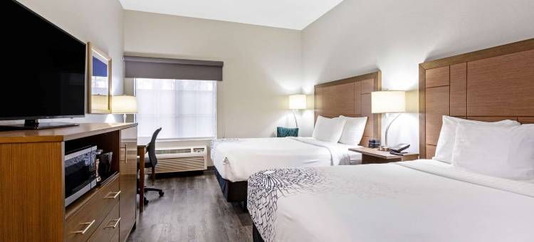 赛普拉斯东北长滩拉昆塔温德姆套房酒店(La Quinta Inn & Suites by Wyndham NE Long Beach/Cypress)图片