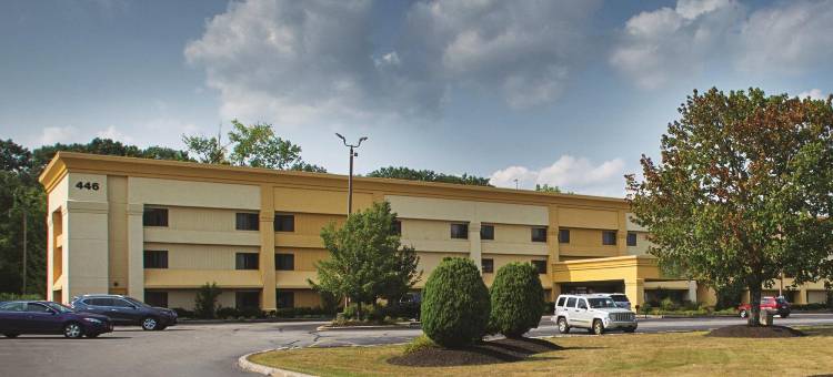 奥本伍斯特拉昆塔温德姆酒店(La Quinta Inn by Wyndham Auburn Worcester)图片
