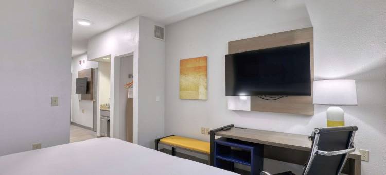 密尔沃基机场舒适套房酒店(Comfort Suites Milwaukee Airport)图片