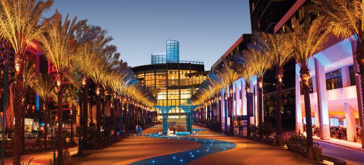 Best Western Plus Raffles Inn & Suites图片