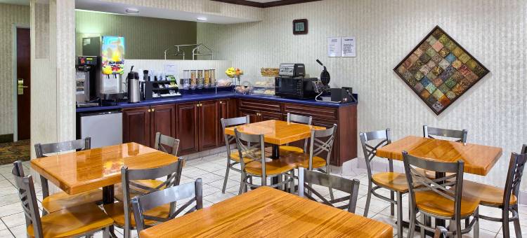 莱特戴尔罗利乡村壁炉酒店(Country Hearth Inn of Knightdale)图片