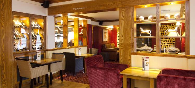 鹿格勒普瑞米尔酒店(Rugeley)图片