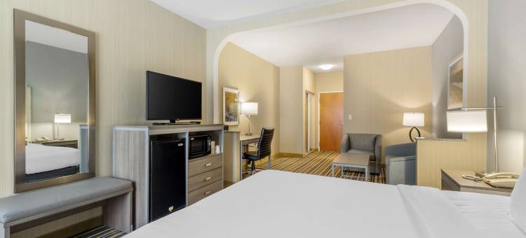 新英格兰贝斯特韦斯特优质套房酒店(Best Western Plus New England Inn  Suites)图片