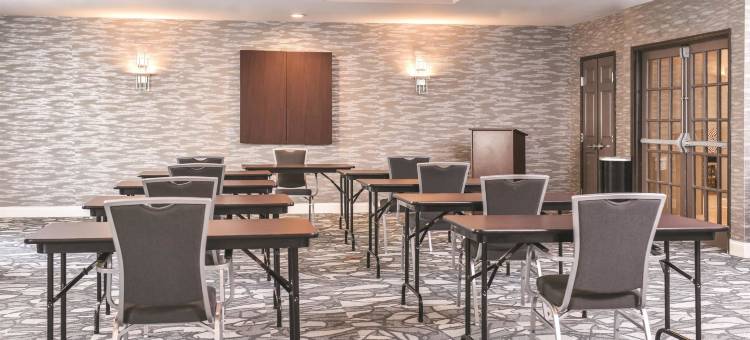 阿比林购物中心拉昆塔温德姆套房酒店(La Quinta Inn & Suites by Wyndham Abilene Mall)图片