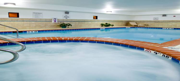 Holiday Inn Express 滑铁卢的雪松瀑布 by IHG(Holiday Inn Express Waterloo-Cedar Falls)图片