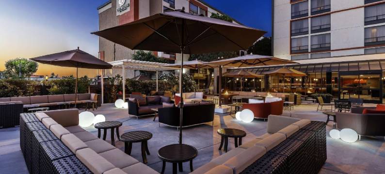 圣贝纳迪诺希尔顿逸林酒店(DoubleTree by Hilton San Bernardino)图片