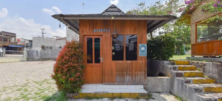 红门酒店@彭多克维纳贡芝维迪(RedDoorz @ Pondok Winagung Ciwidey)图片