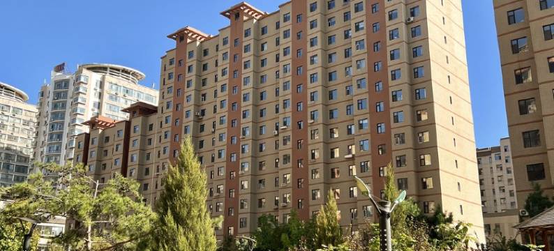 大学阳光网红墙季节空间民宿(公园路分店)图片