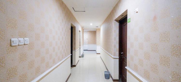 红多兹酒店-近武吉达摩高尔夫球场(RedDoorz Near Bukit Darmo Golf)图片